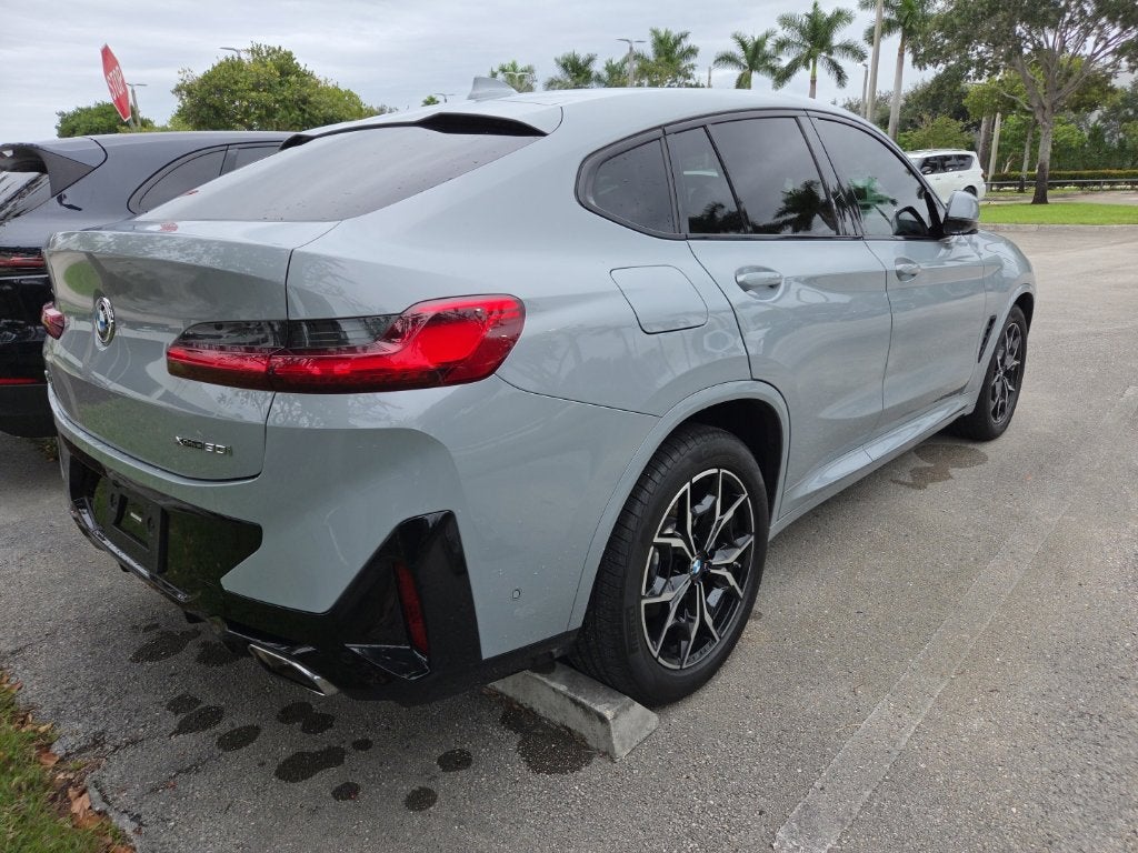2023 BMW X4 xDrive30i