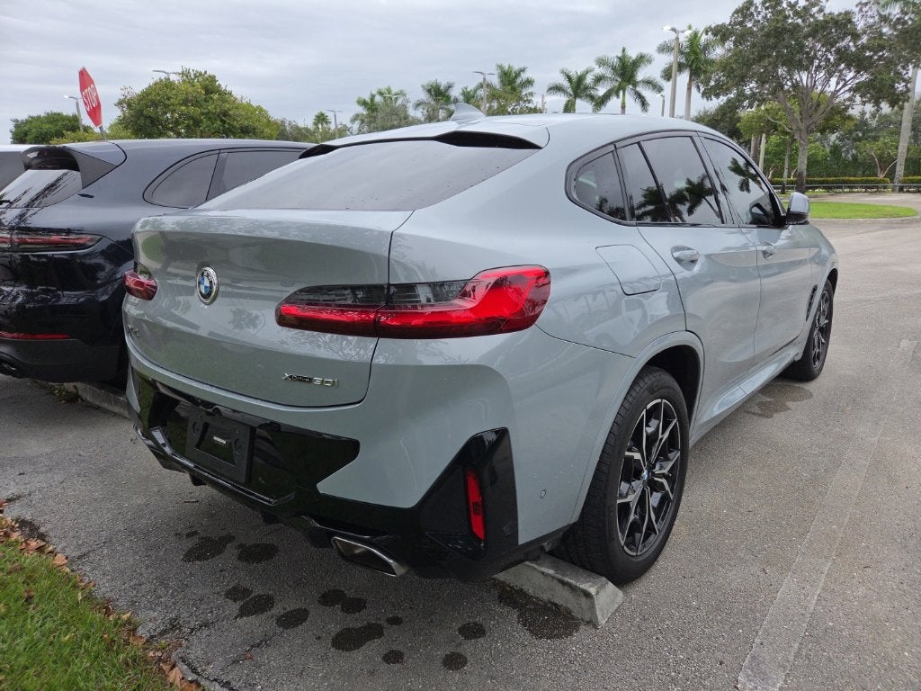 2023 BMW X4 xDrive30i