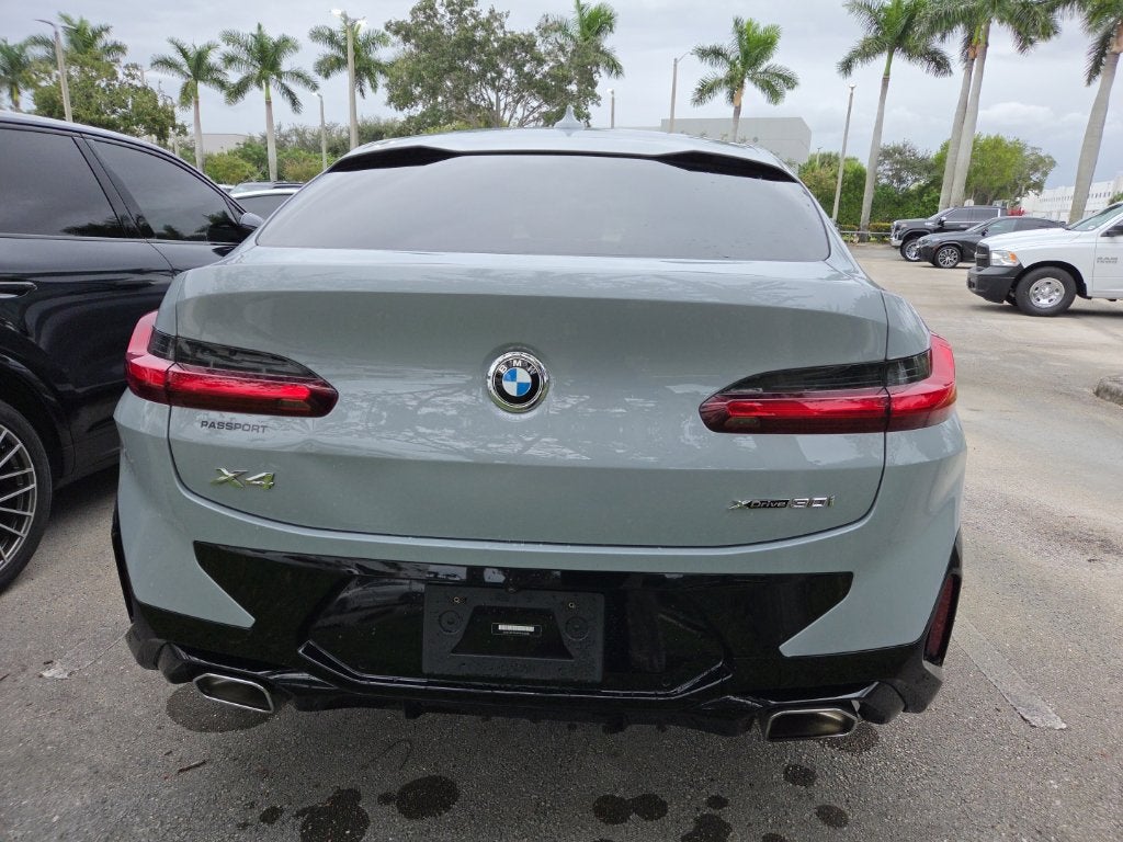 2023 BMW X4 xDrive30i