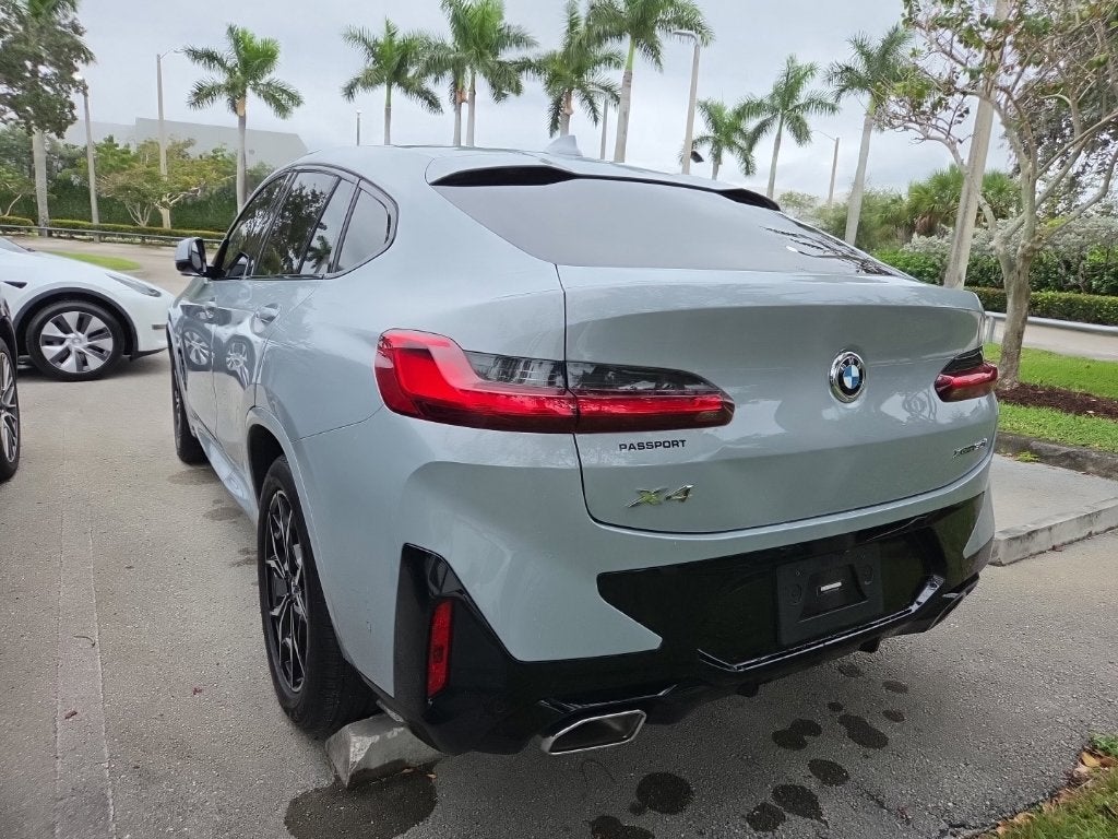 2023 BMW X4 xDrive30i