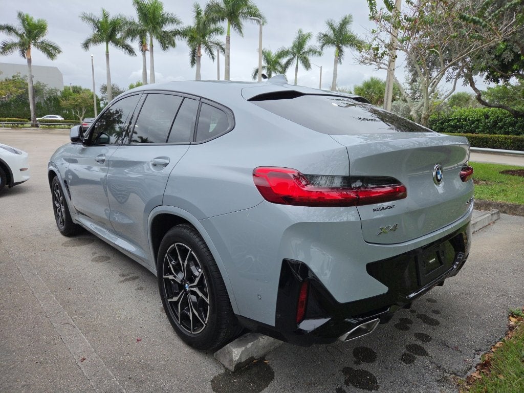 2023 BMW X4 xDrive30i