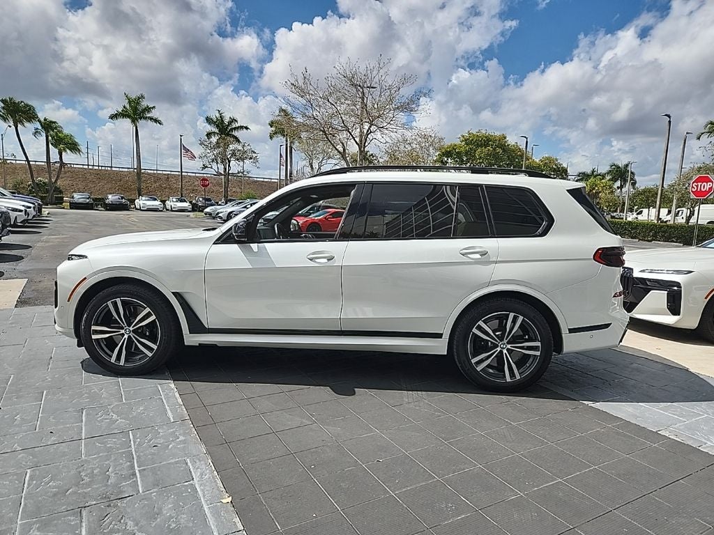 2024 BMW X7 M60i