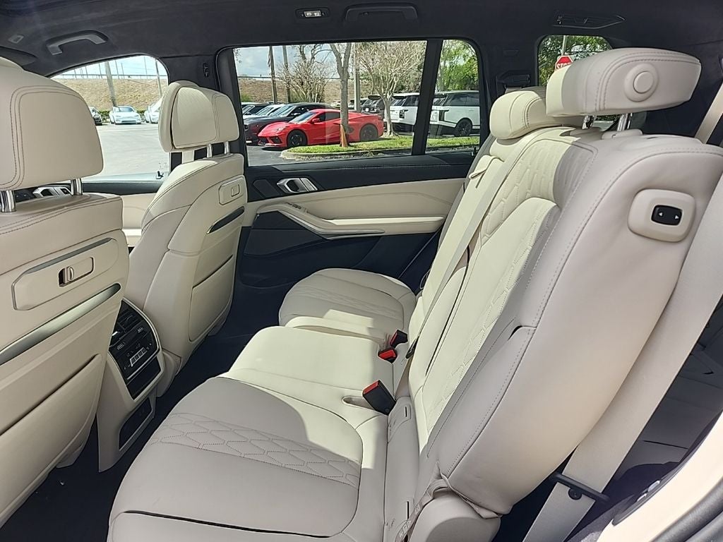 2024 BMW X7 M60i