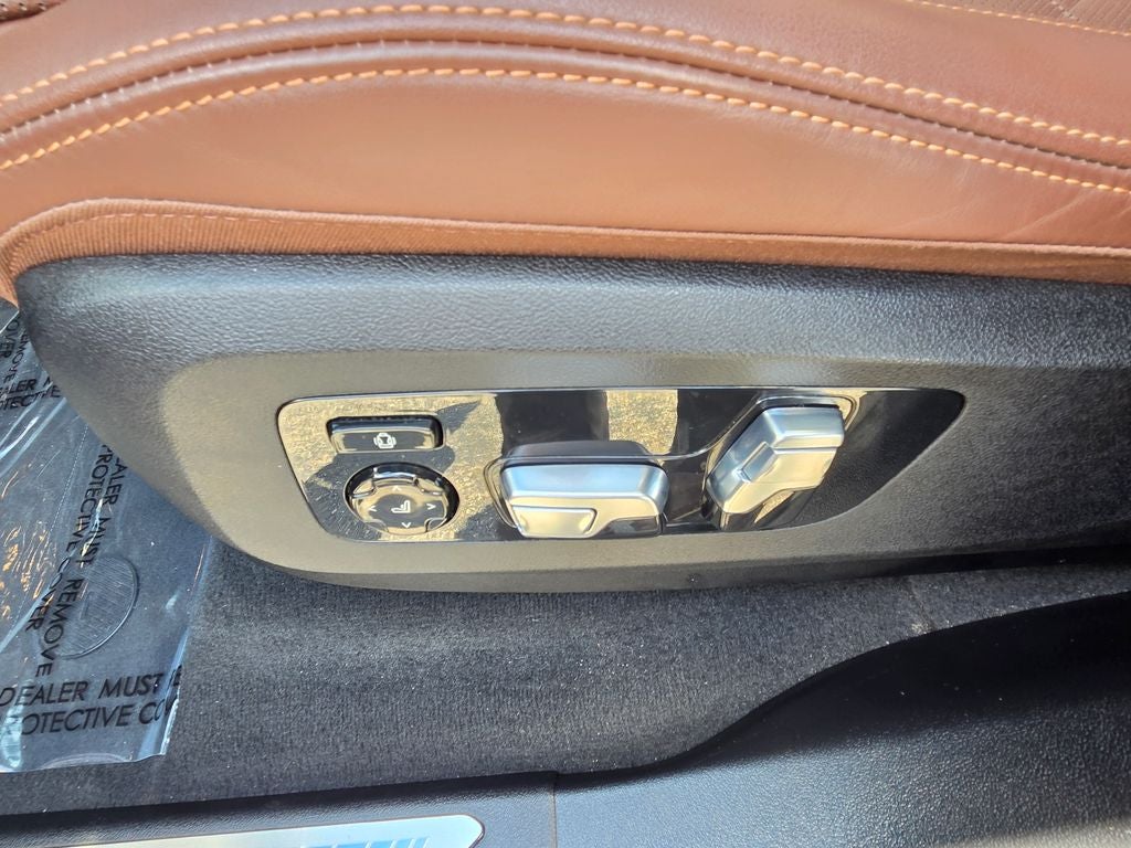 2024 BMW X5 M60i