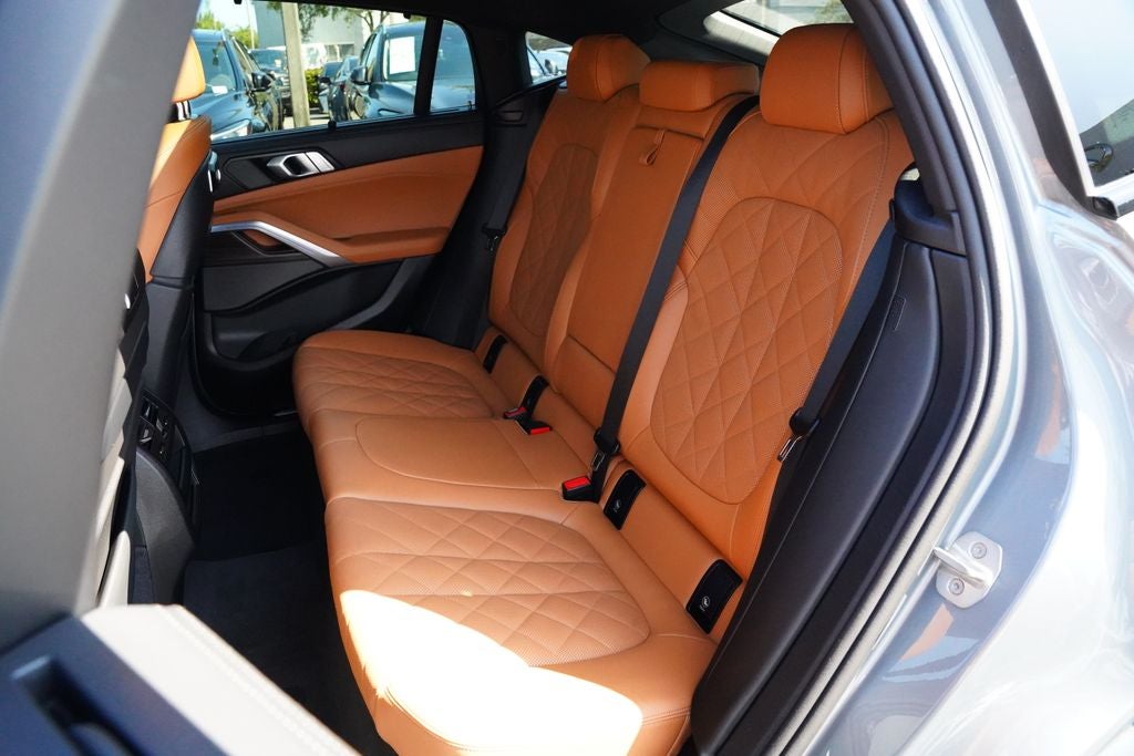 2025 BMW X6 xDrive40i