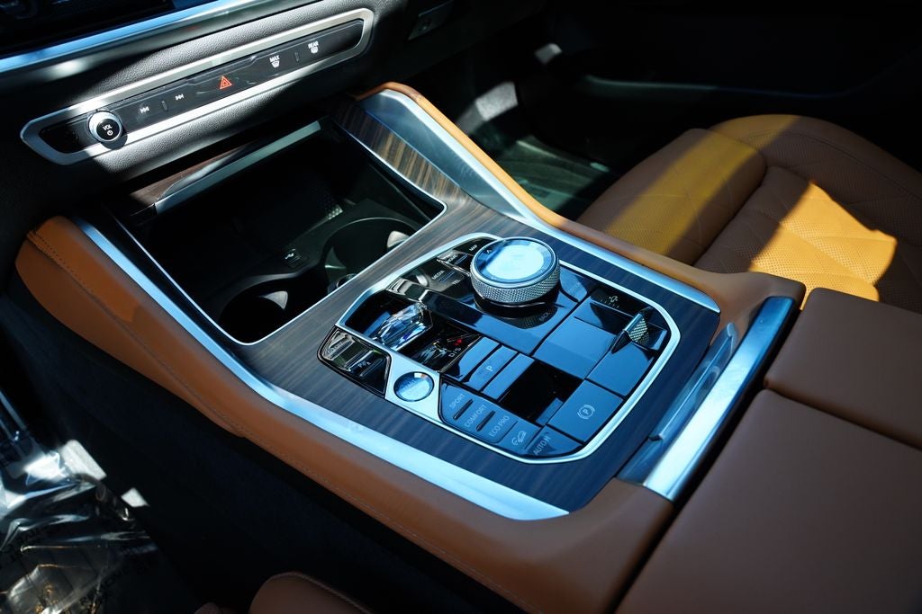 2025 BMW X6 xDrive40i