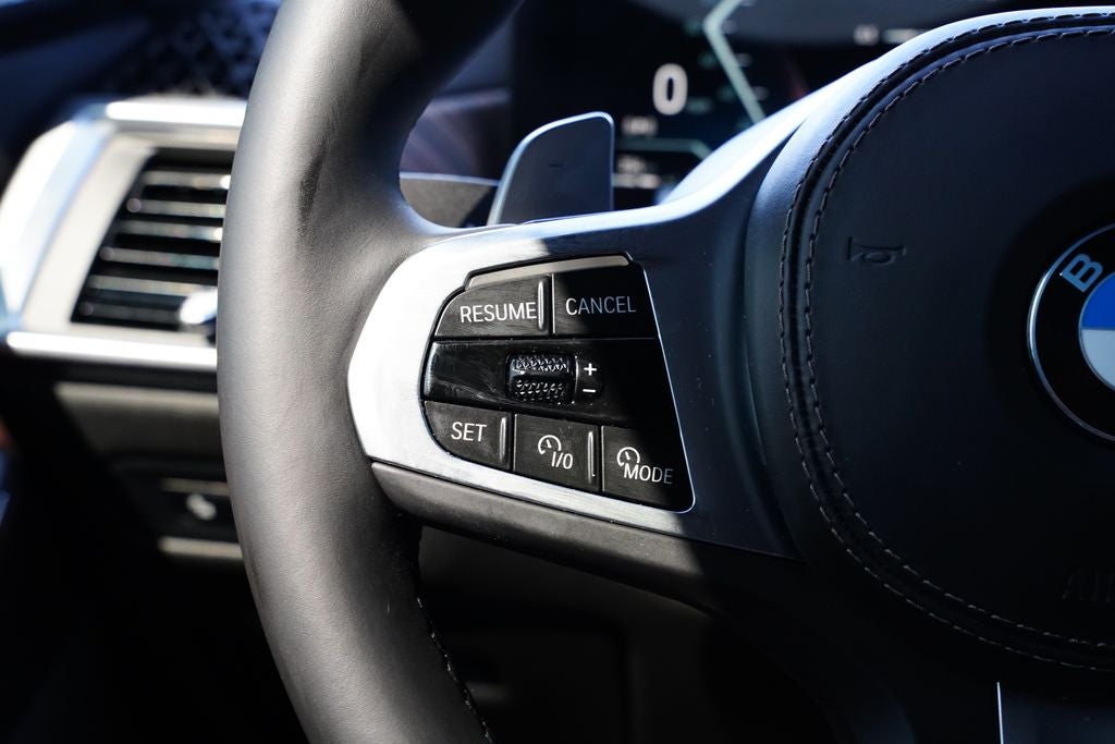 2025 BMW X6 xDrive40i