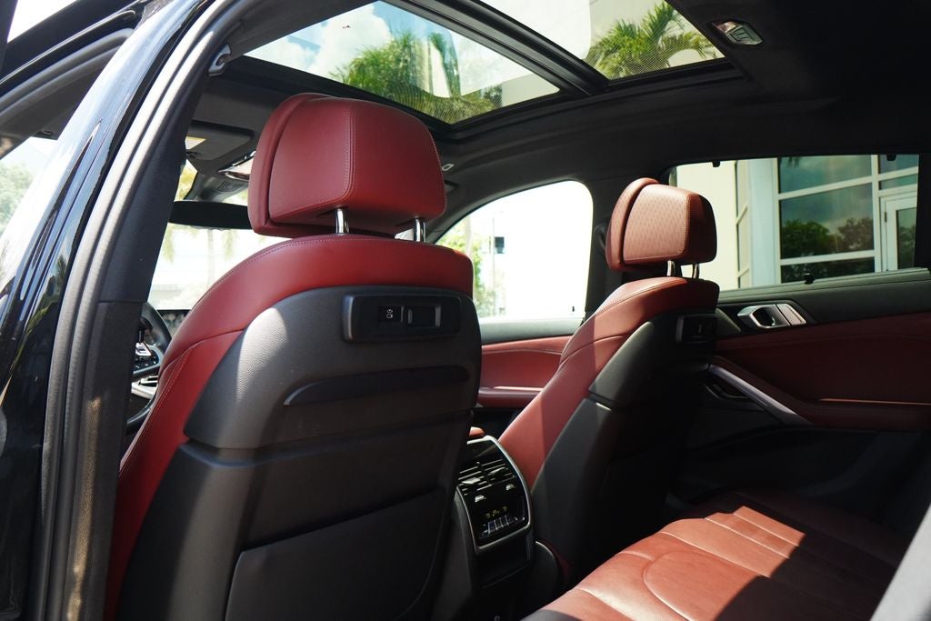2021 BMW X6 M50i