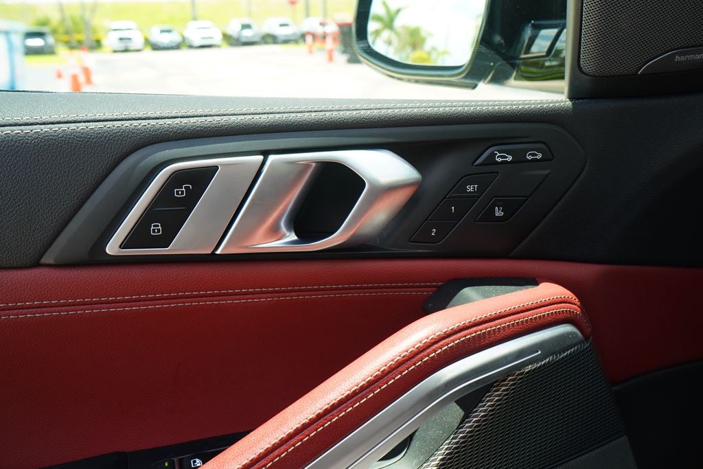 2021 BMW X6 M50i