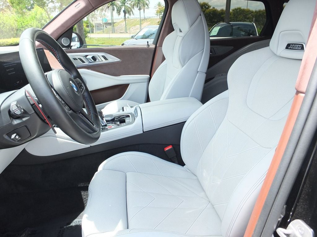 2023 BMW XM Base