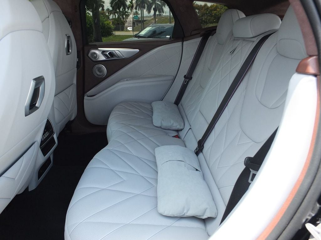 2023 BMW XM Base