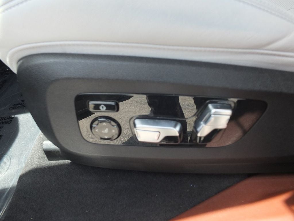 2023 BMW XM Base