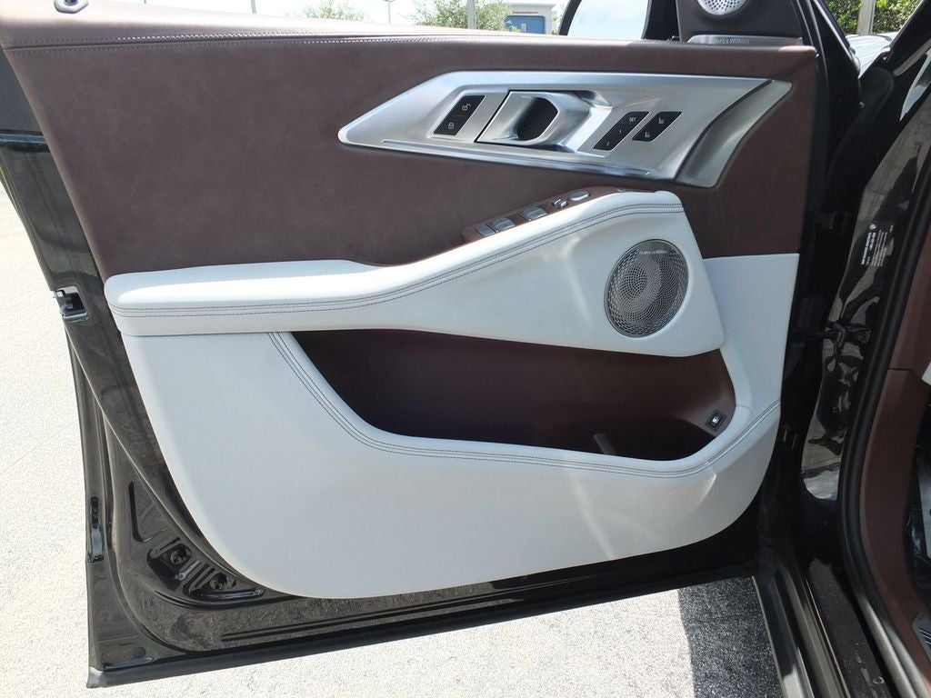 2023 BMW XM Base