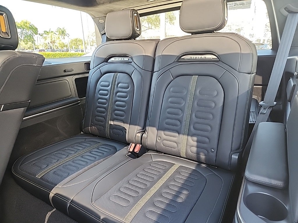 2025 Rivian R1S Adventure Dual Motor Large Pack