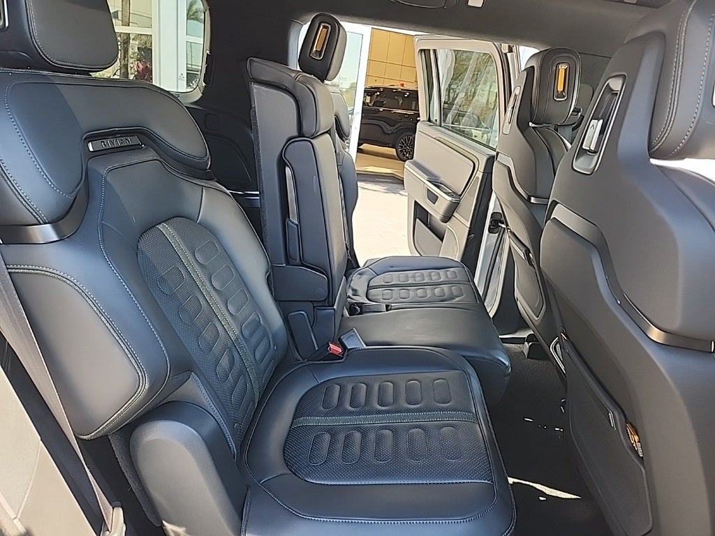 2025 Rivian R1S Adventure Dual Motor Large Pack