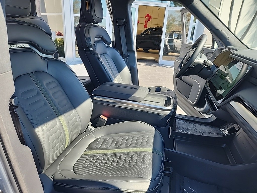 2025 Rivian R1S Adventure Dual Motor Large Pack