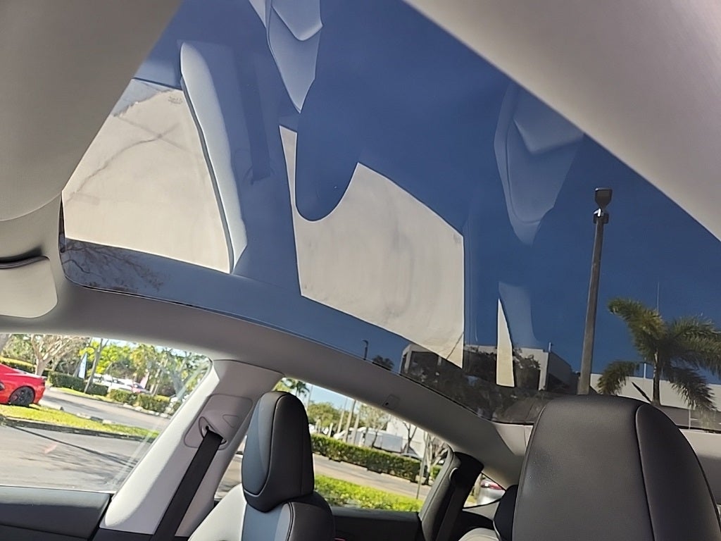 2026 Tesla Model Y Base