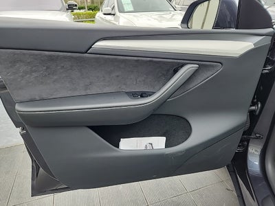 2025 Tesla Model Y Long Range