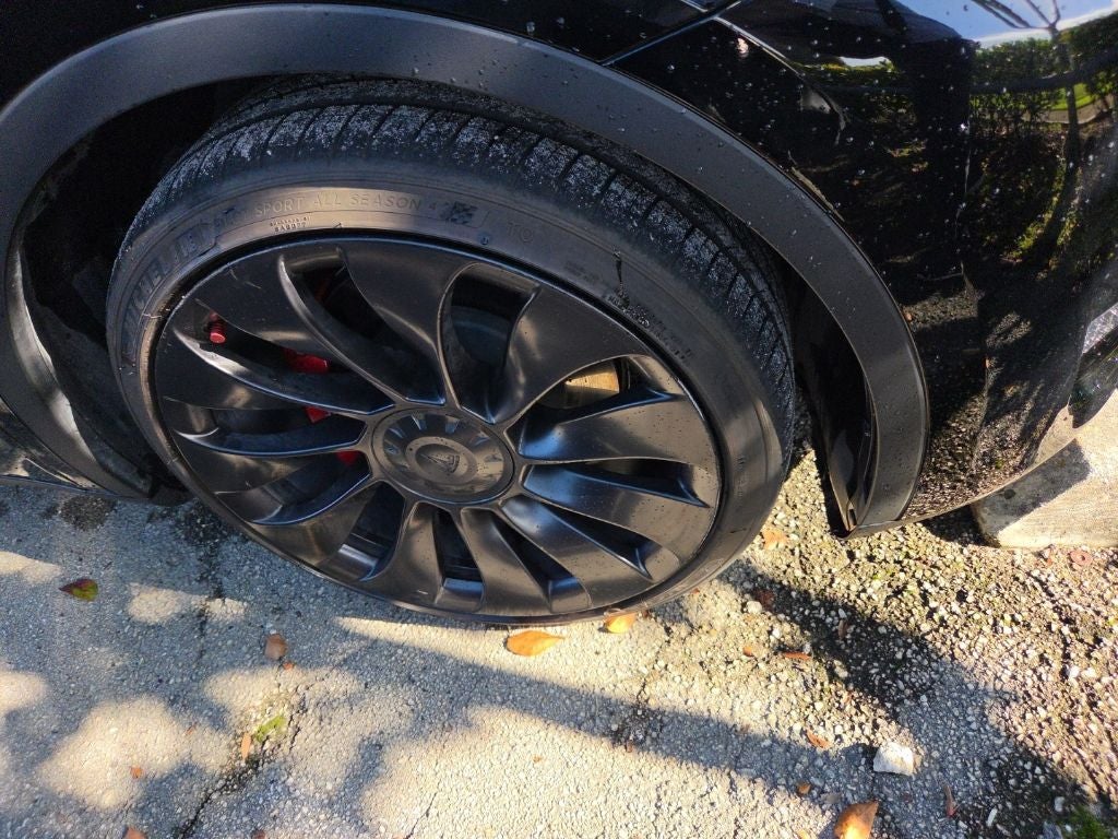 2024 Tesla Model Y Performance