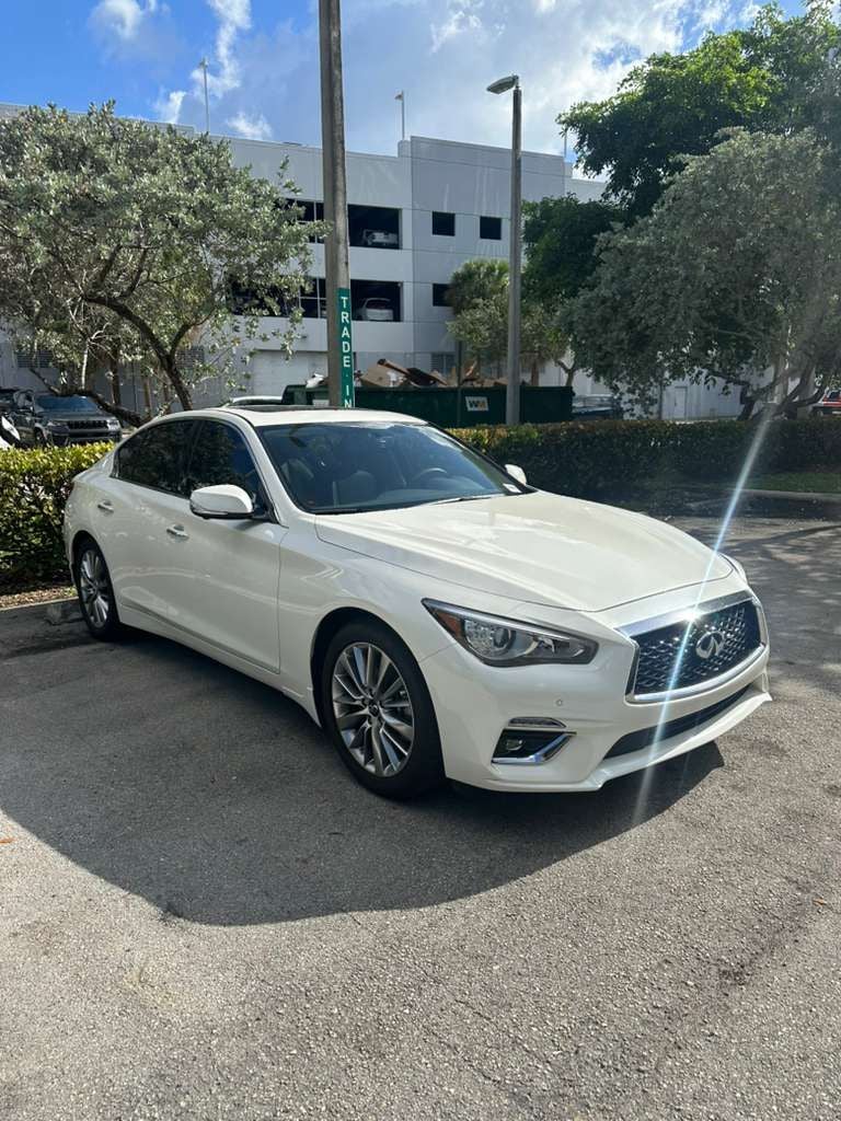 2023 INFINITI Q50 LUXE