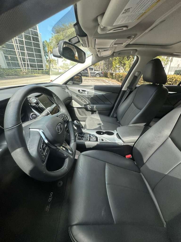 2023 INFINITI Q50 LUXE