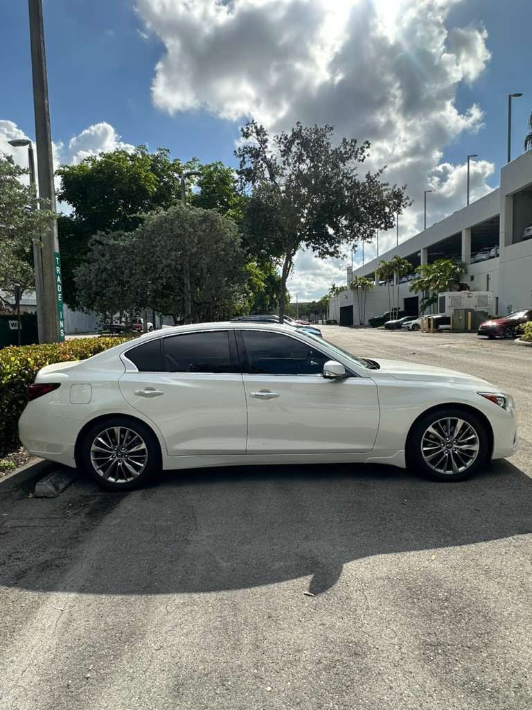 2023 INFINITI Q50 LUXE