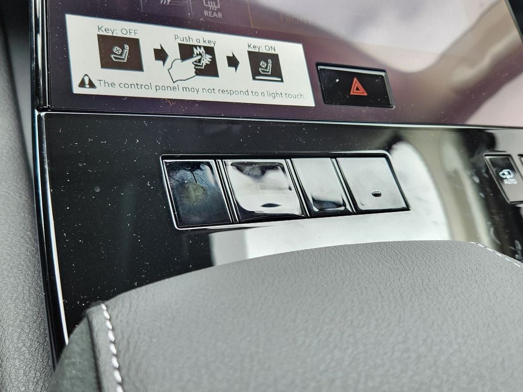 2025 INFINITI QX80 LUXE