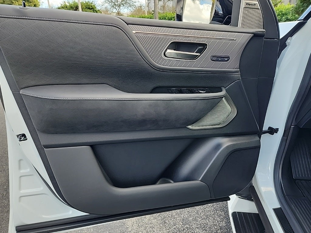 2025 INFINITI QX80 AUTOGRAPH