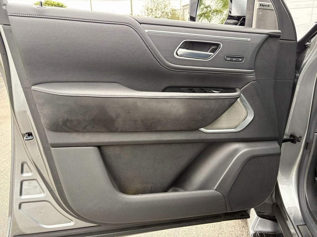 2025 INFINITI QX80 SENSORY