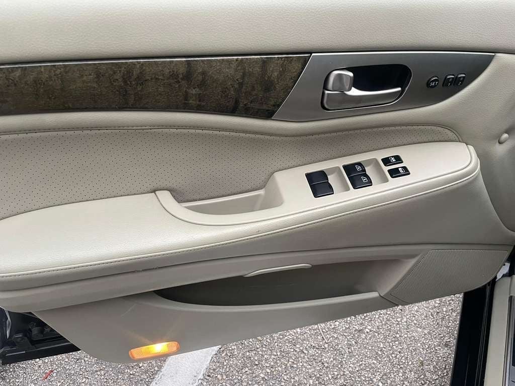 2004 INFINITI M45 Sport