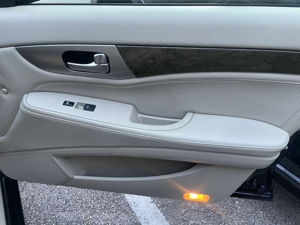 2004 INFINITI M45 Sport