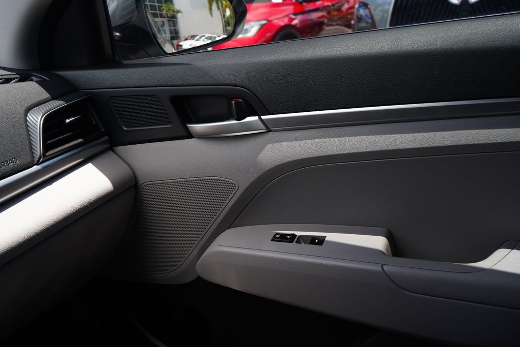 2020 Hyundai Elantra SE KATZKIN LEATHER