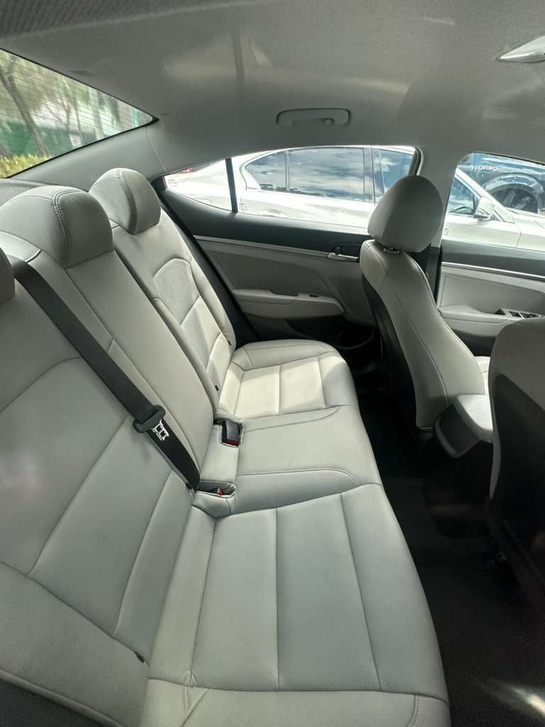 2020 Hyundai Elantra SE KATZKIN LEATHER