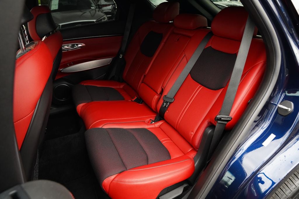 2023 Genesis GV70 2.5T