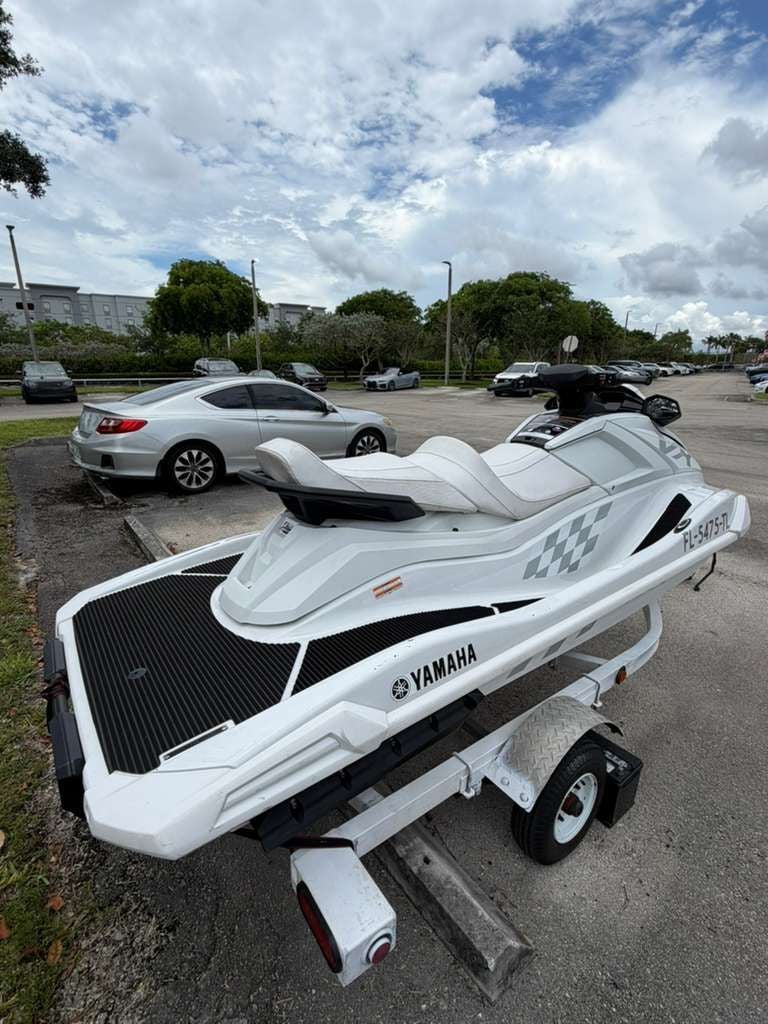 2023 Yamaha XV Cruiser H.O 1.8 TRAILER INCLUDED!