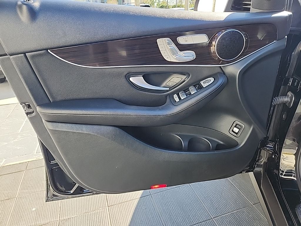 2022 Mercedes-Benz GLC 300 GLC 300