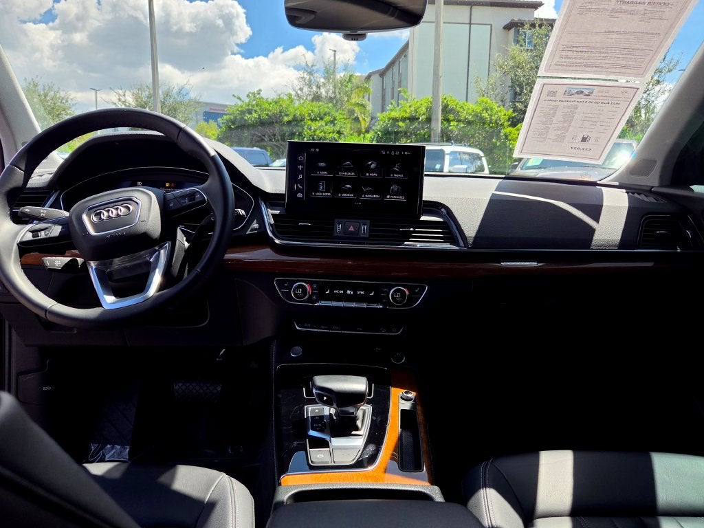 2023 Audi Q5 45 S line Premium quattro
