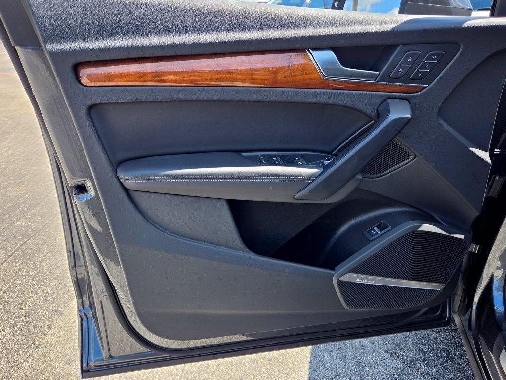 2023 Audi Q5 45 S line Premium quattro