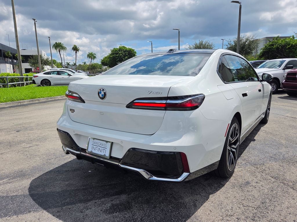 2025 BMW 7 Series 740i