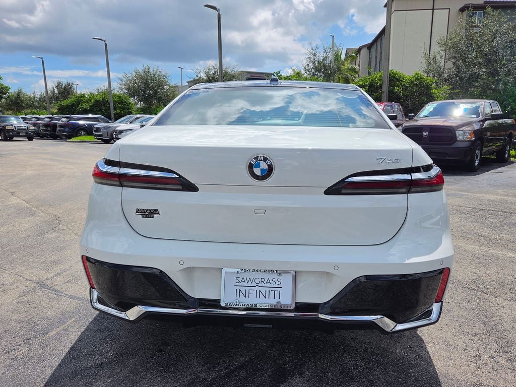 2025 BMW 7 Series 740i
