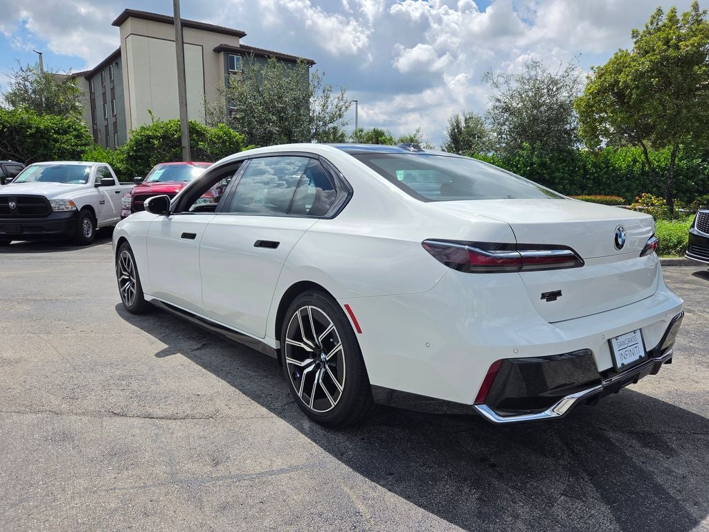 2025 BMW 7 Series 740i