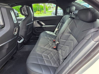 2025 BMW 7 Series 740i