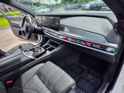 2025 BMW 7 Series 740i