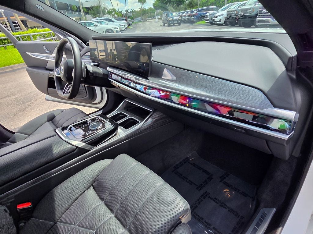 2025 BMW 7 Series 740i