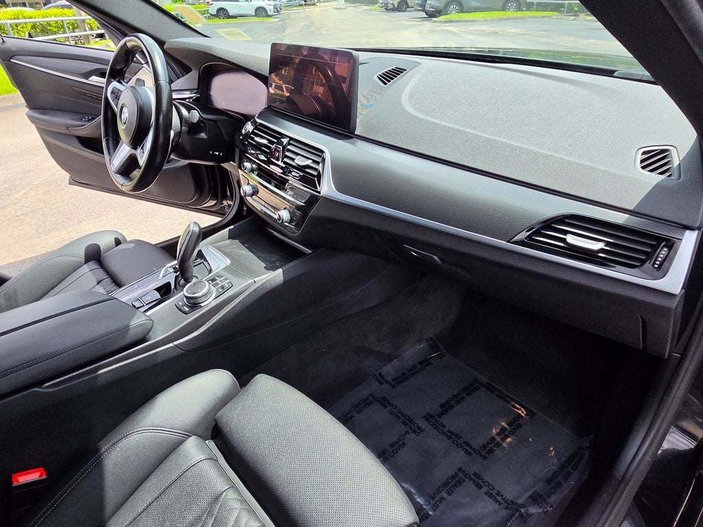 2022 BMW 5 Series 530i M SPORT PACKAGE!!