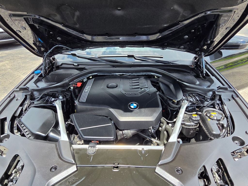 2022 BMW 5 Series 530i M SPORT PACKAGE!!