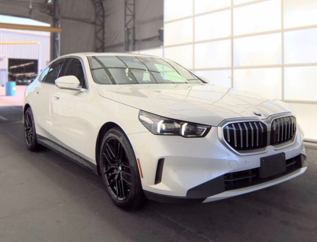 2025 BMW 5 Series 540i xDrive PREMIUM PACKAGE
