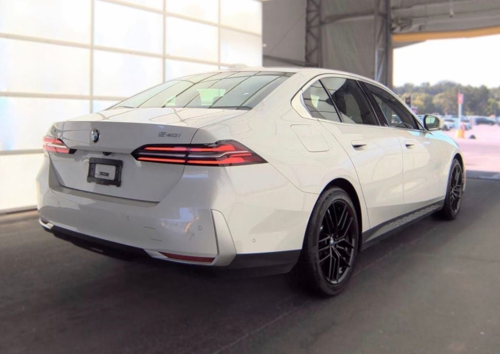 2025 BMW 5 Series 540i xDrive PREMIUM PACKAGE