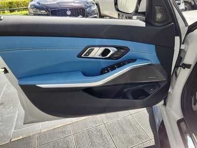 2022 BMW M3 Base Carbon Fiber Buckets