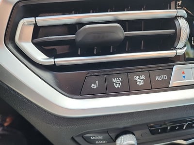 2022 BMW M3 Base Carbon Fiber Buckets